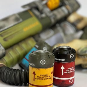 Fallout Inspired Fusion cell container (painted)