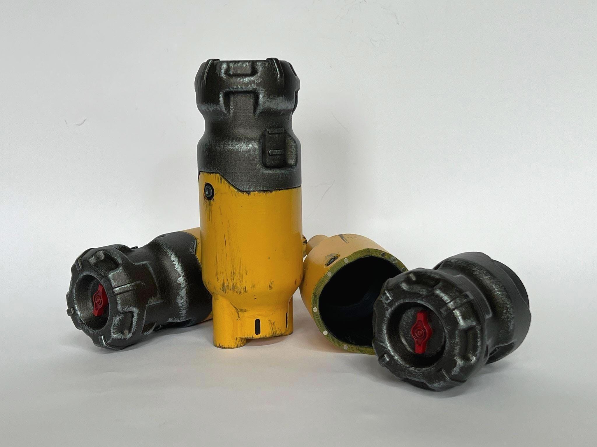 FALLOUT CLOUD Fuzz クローン ハンドメイド Fallout Inspired Fusion Core (painted and Magnetized Container) - Etsy