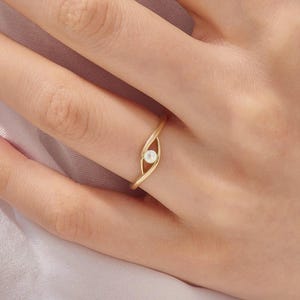 Anel personalizado Serene Circle para cinzas • Anel memorial minimalista em ouro ou prata • Joia de lembrança para cremação • Design simples de cinzas transformadas em joia