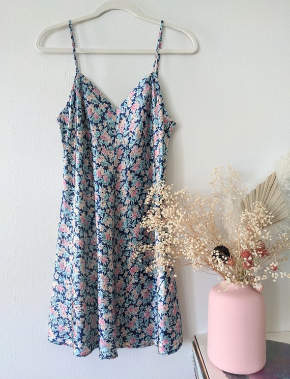 Floral Slip Dress, Vintage Slip Dress, 90s Slip Dress, Satin Slip Dress, Floral Mini Dress, Vintage Floral Slip, Spaghetti Strap, Size M Floral Slip Dress, Vintage Slip Dress, 90s Slip Dress, Satin Slip Dress, Floral Mini Dress, Vintage Floral Slip, Spaghetti Strap, Size M