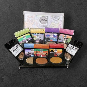 Personalised Rubs & Seasoning gift - Atlas Flavours The World Tour 7 World Spices Blends,  Recipe Booklet, Videos and Wood Chips