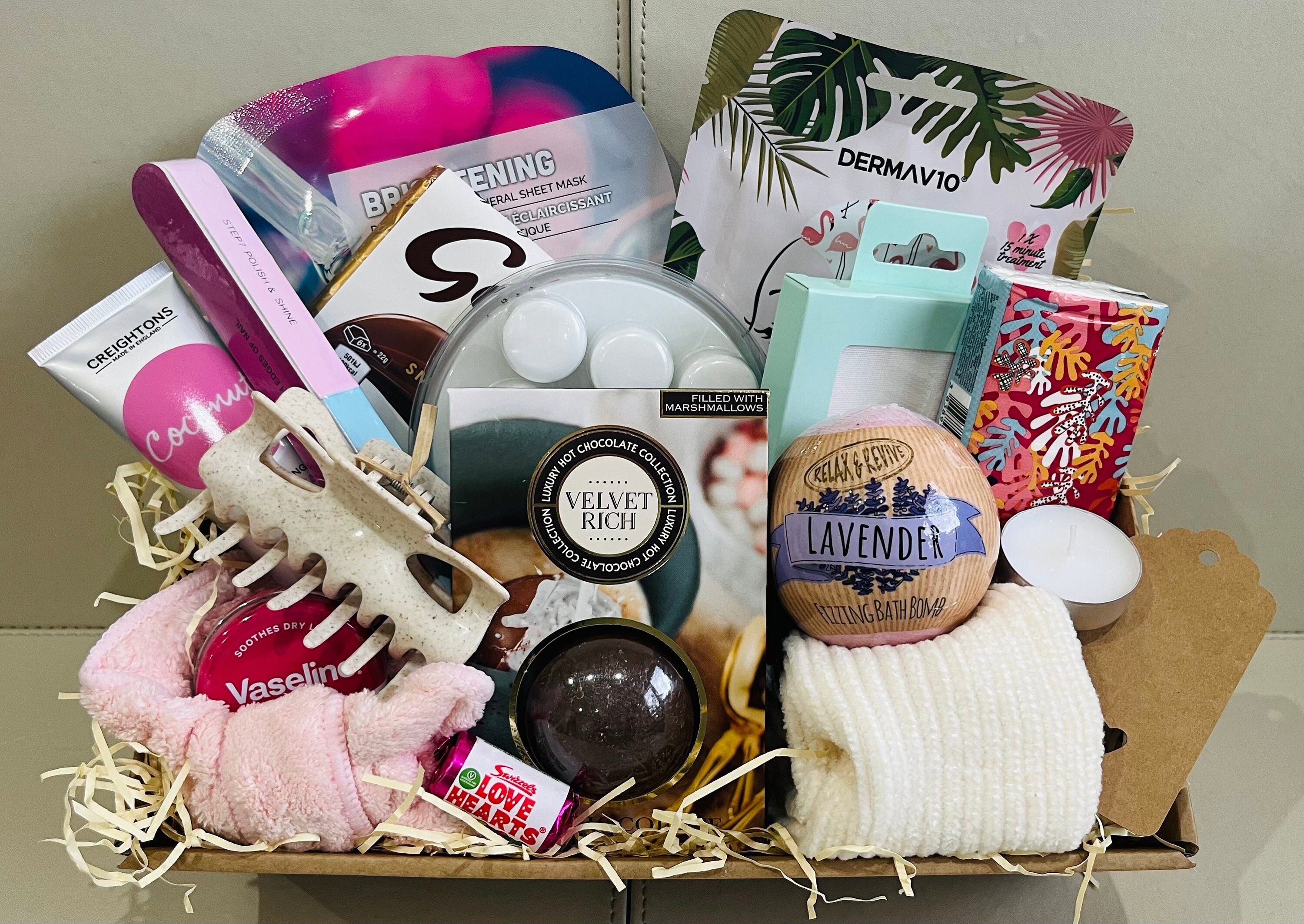 Gift Hampers For Women - Online Gifts For Girls