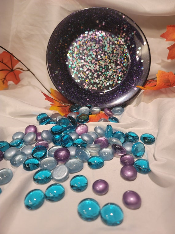 Circular Resin Tray - Handmade resin tray - Catch all tray - Jewelry tray - Home decor - office decor - candy tray - Small round tray