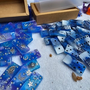 Handmade Resin Dominoes - Resin Dominoes - Unique playable dominoes - Custom handmade domino sets - Glittery dominoes - Unique gifts for all
