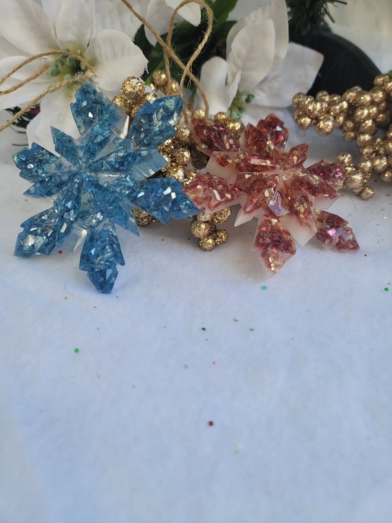 Resin Snowflake Ornaments - Handmade resin ornaments - Crushed glass snowflakes -Resin Ornaments -Holiday Decor - Home decor - Customizable