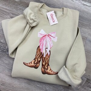 Coquette Western Sweatshirt, Coquette Aesthetic Sweatshirt, Vintage Western, Country shirt, Cowgirl gift, Western Gift, Cute Sweatshirt