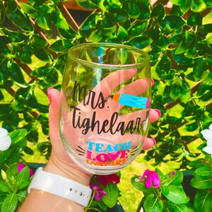 Personalized Teacher Gift | Teacher Wine Glass | End of Year Teacher Gift | Teacher Thank You Gift | Teacher Retirement Gift | Teacher Gift