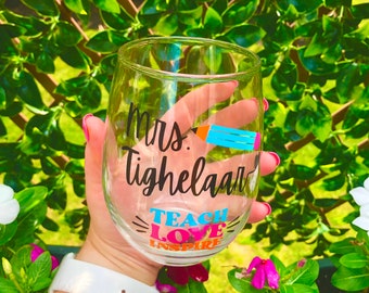 Personalized Teacher Gift | Teacher Wine Glass | End of Year Teacher Gift | Teacher Thank You Gift | Teacher Retirement Gift | Teacher Gift