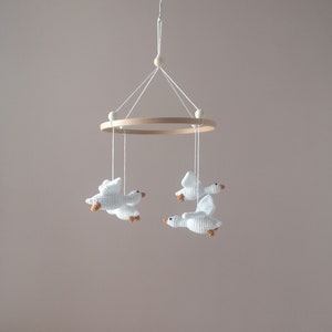 Baby Mobile "The Flight of the Geese", Handmade Mobile. Neutral and natural colors, baby room decoration, birth gift