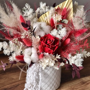 Composition of dried flowers