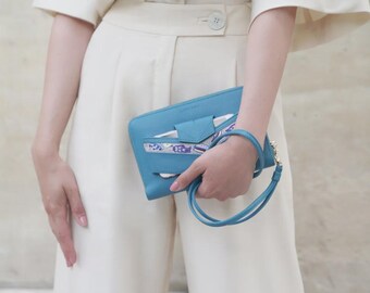 Handbestickte Lederarmband-Clutch, Boho Reißverschluss-Beutel, Valentinstag Geschenk, Muttertagsgeschenk, Geschenk für sie, Abend Clutch, Blaue Clutch