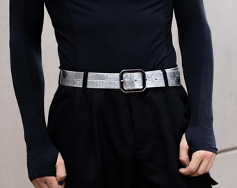 Geprägter Ledergürtel, Gürtelschnalle aus gebürstetem Gold, Festival Outfit, Festival Tasche, Festival Holster, Geschenk für Sie, Muttertag, Metallgürtel