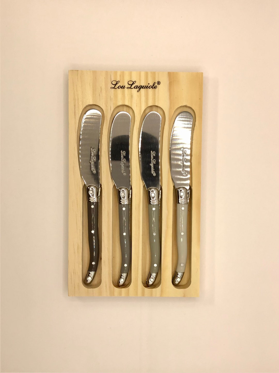 Brand New Lou Laguiole Butter Knives Set of 4 From the Traditional