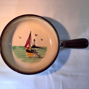 Plat de démarrage / bol à soupe en céramique peint à la main vintage français.