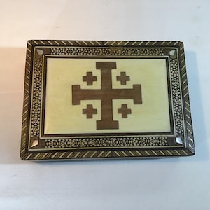French vintage hardwood hand made marquetry treasure chest / jewellery box / trinket box.