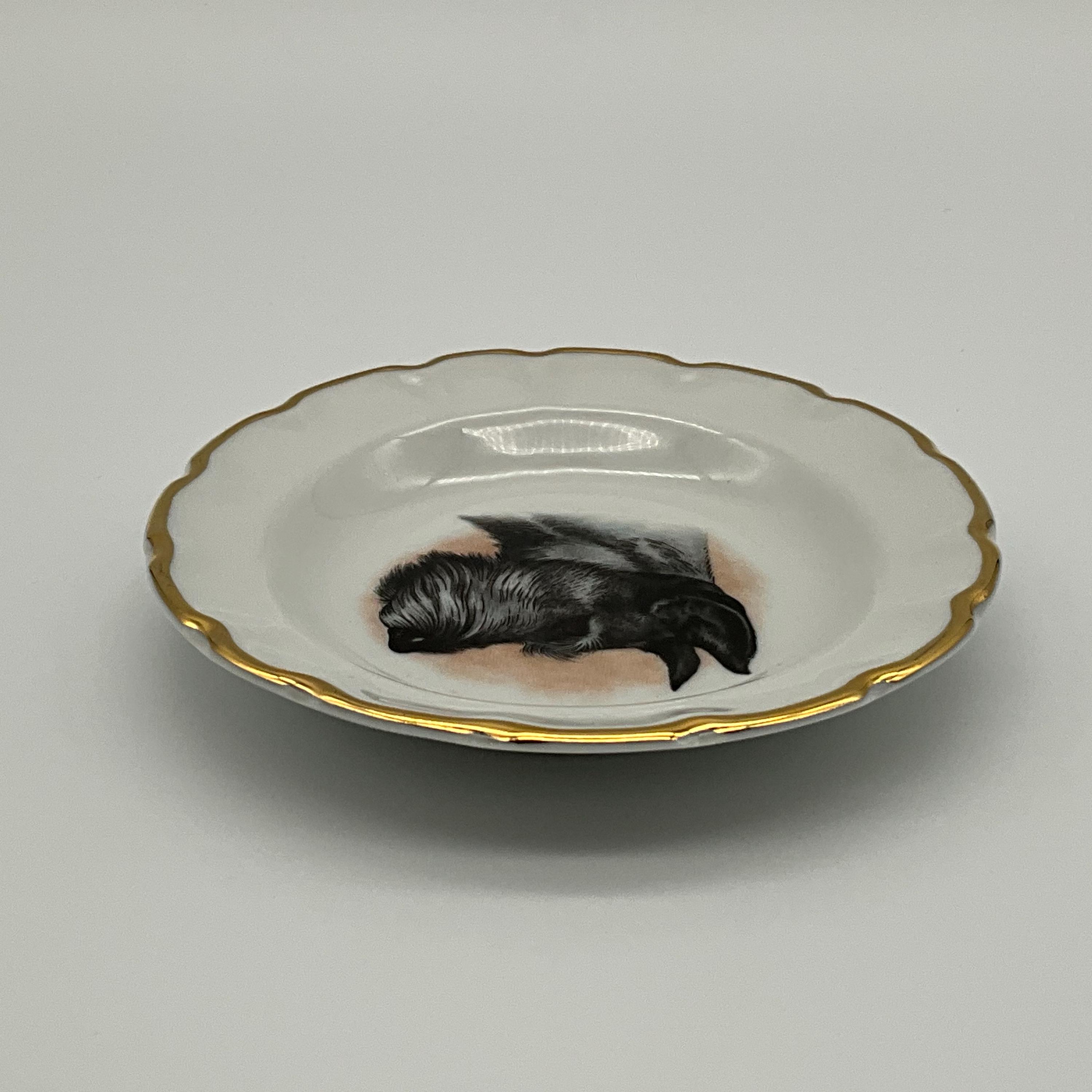 犬の絵と金色の模様が描かれた美しいフランスのヴィンテージ