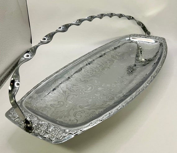 見事なフランスのヴィンテージ装飾の打ち出し銀金属フルーツトレイ
