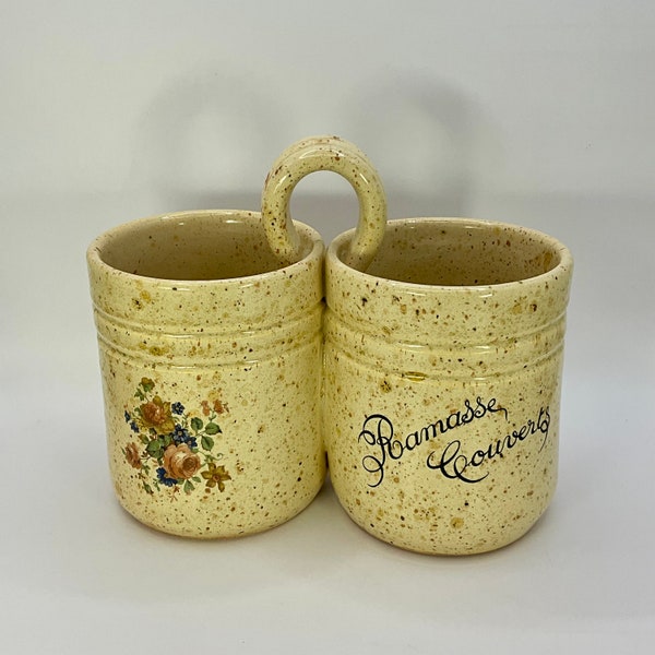Beautiful French vintage hand made ceramic Ramasse Couverts / kitchen utensils holder with with some picture of flowers and leaves.