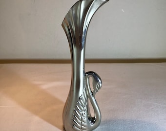 French vintage charming swan shaped fluted vase, elegant flower vase / ornament.