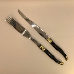 Conjunto de faca de servir francesa vintage Laguiole de 2 peças.