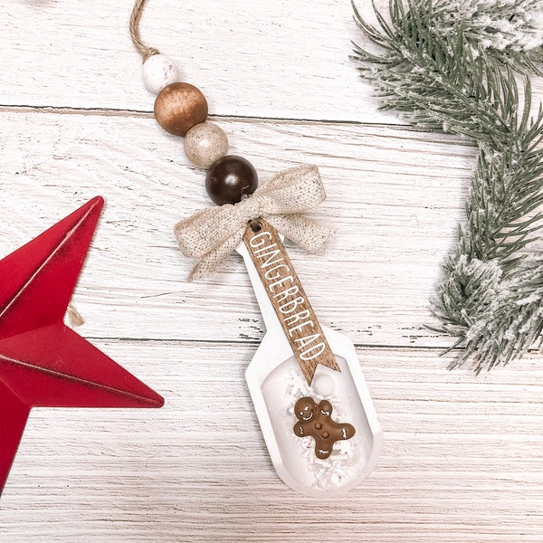 Wood bead garland scoop