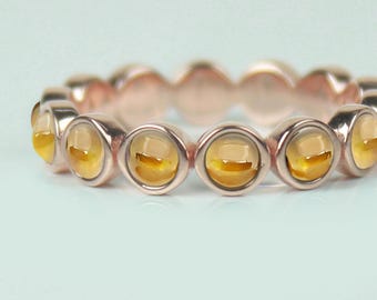 Anillo de eternidad de citrino: banda de oro apilable