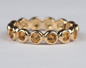 Anillo de eternidad de citrino: banda de oro apilable, piedra de 2,5 mm