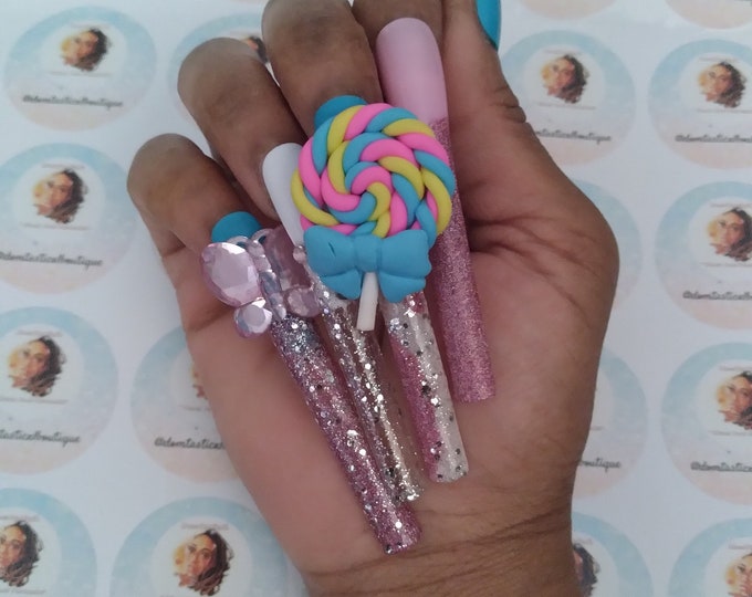 Pretty Girl (Press on Nails) 5"