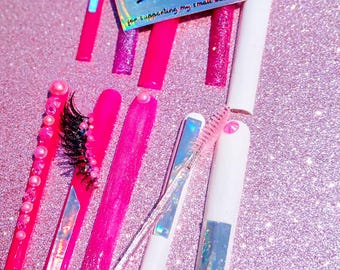 Your FAVORITE LASH Tech