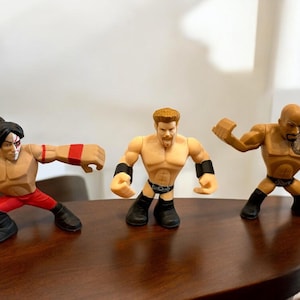 WWE/WWF Collectable Toys Rumblers Mattel Mini Wrestling Action Figures Bundle x8