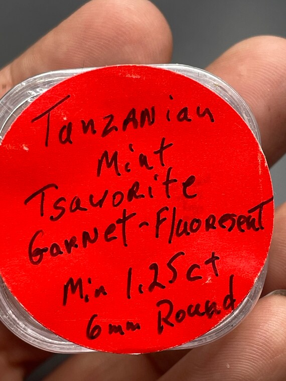 Tanzanian Mint Tsauorite Garnet-Fluoresent Min 1.… - image 6