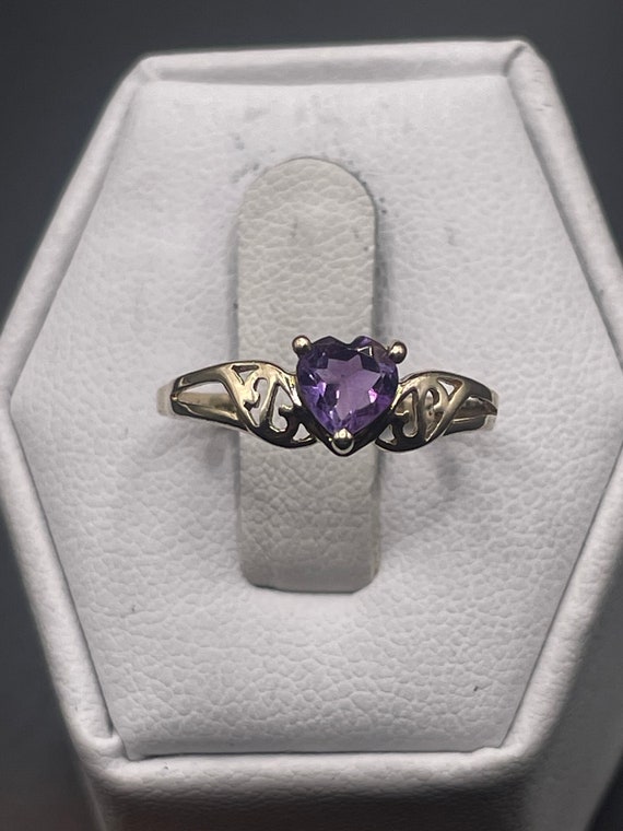 Vintage amethyst, heart fashion, ring 10 karat yel