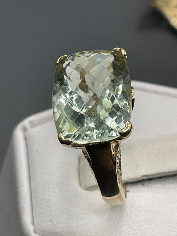 10 karat vintage cushion cut 9 carat peridot and … - image 5