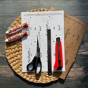 PDF-Druckvorlage mit Duplo-Banderolen ‚Schön, dass du da bist‘ – zum Ausdrucken, Basteln und Verschenken als Gastgeschenk für Hochzeit, Taufe oder Geburtstag.
