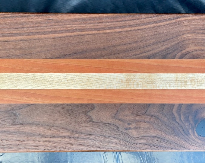 Knotty Mini Walnut
