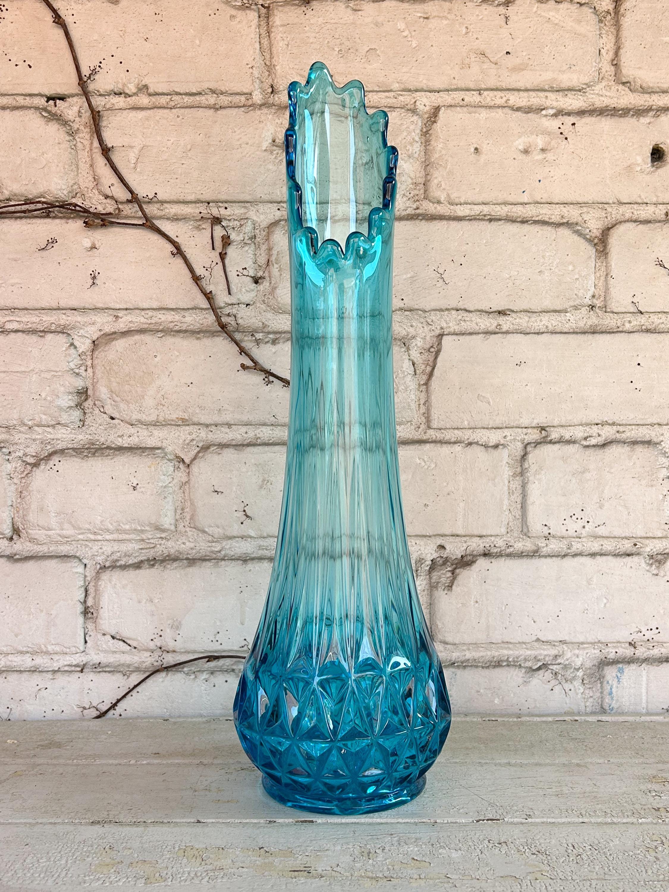 LE Smith Swung Vase for Fayette Glass #1153 Nesting Triangle, 1976 production, harder to find style