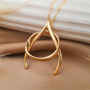 Collier porte-bague, triangle en or, gardien de bague de fiançailles en argent, pendentif porte-bonheur, bijoux délicats, cadeau pour infirmière médecin image 1