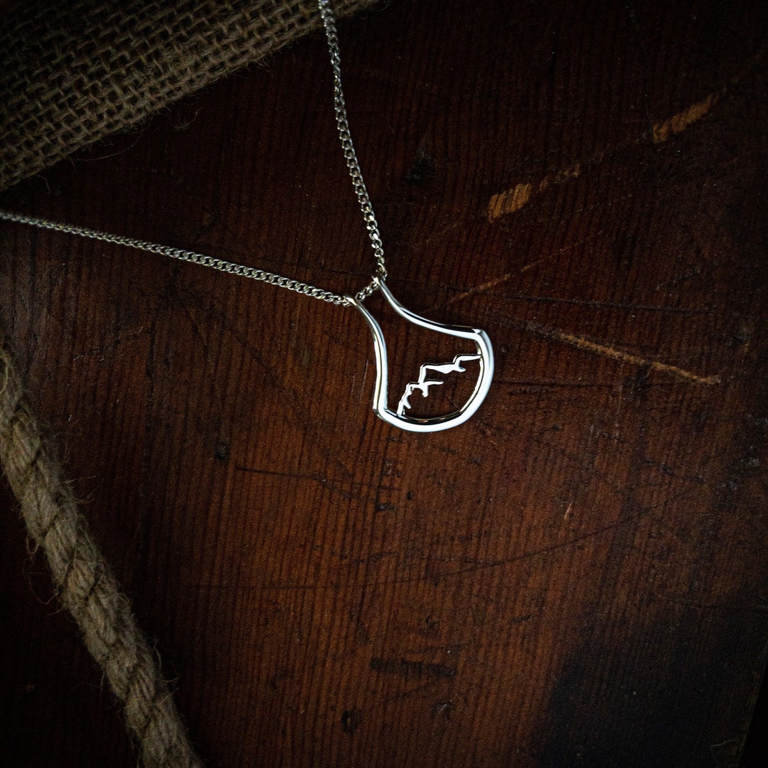 14K Gold Ring Holder Necklace, Horseshoe Ring Keeper Necklace, Solid Gold Ring Holder for Doctor