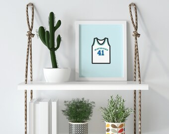 Camiseta retro ilustrada de los Dallas Mavericks Dirk Nowitzki