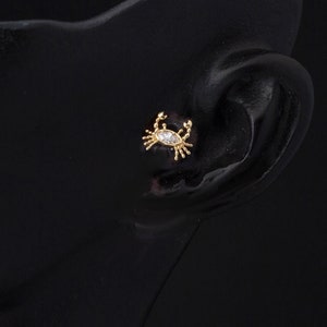 14K Gold Crab Tragus Earring, Crab Stud Earring, Crab Helix Earring, Gold Screw Earring