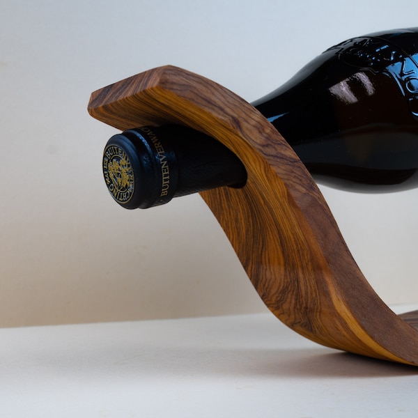 Elegante portabotellas de vino de madera de olivo - regalo para ella, regalo para él