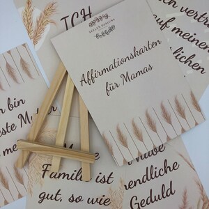 Mama-Affirmationen, 20 Karten für mehr Gelassenheit und Selbstliebe im Alltag mit Kindern, inkl. Echtholzstaffelei