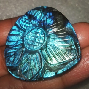 90.80 CTS AAA multi Labradorite carving Natural Rare Labradorite multi flashy Labradorite brilliant Labradorite Top Labradorite carving cab.