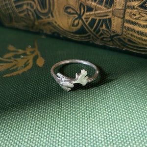 Bague branche de ginkgo en argent faite main