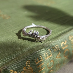 Fairytale Silver Oak Branch Ring image 1