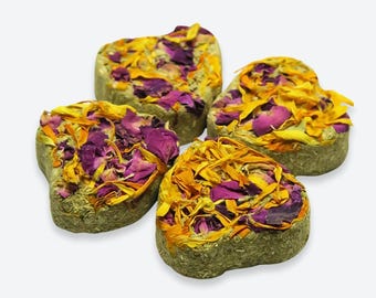 Hayflower Mini Cakes: Botanical Herb Treats for Small Animals (4pcs)