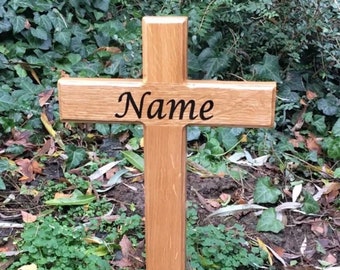 Wooden oak grave marker with inscription of your choice, approx. 57 cm high.