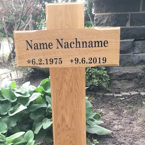 Grave cross made of oak wood with inscription of your choice, approx. 80 cm high