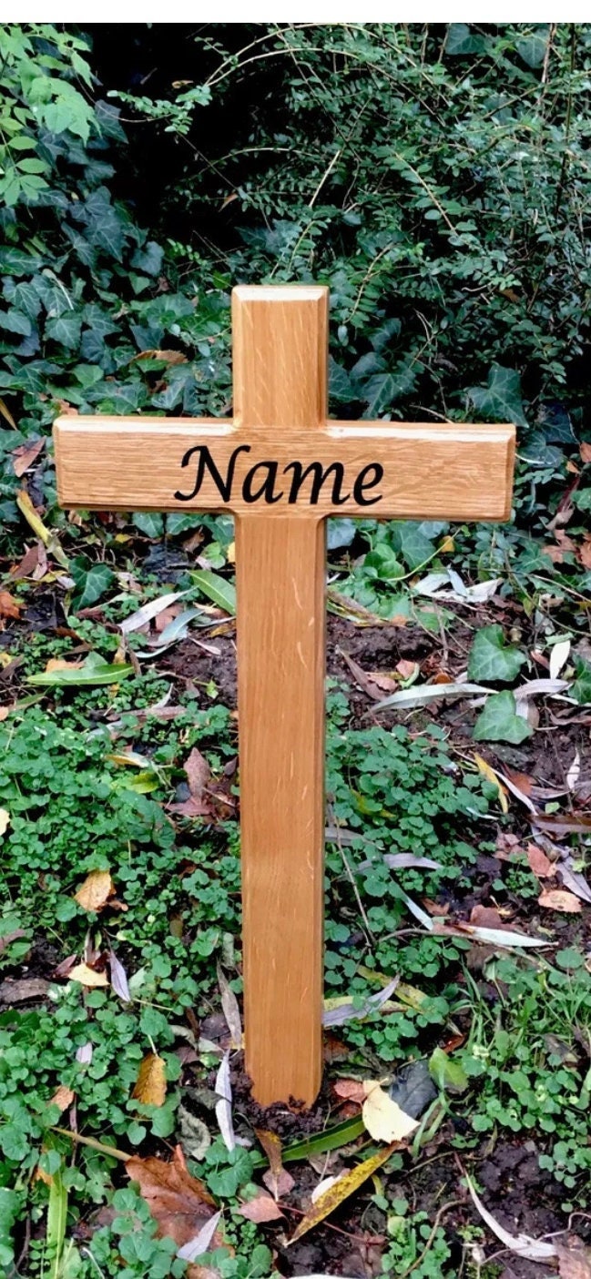 Grabkreuz ca. 57cm, Holzkreuz , Straßenkreuz , Incl Beschriftung Nach Grabkreuz ca. 57cm, Holzkreuz , Straßenkreuz , Incl Beschriftung Nach