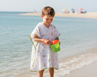 Organic Cotton Muslin Hooded Poncho, Baby Beach Cover Up, Turtle Print Towel, Muslin Poncho, Muslin hooded, Surf Poncho, Toodler beach towel